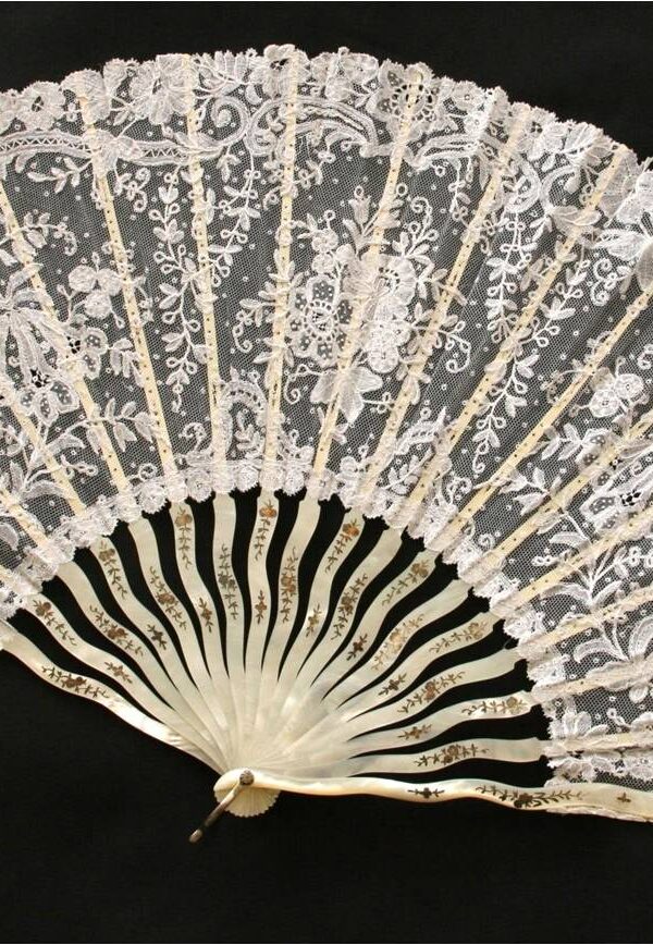 Mother-of-pearl - English lace Application - 18th century